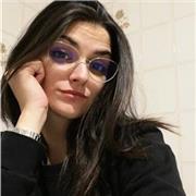 Insegnante neolaureata in traduzione e interpretariato